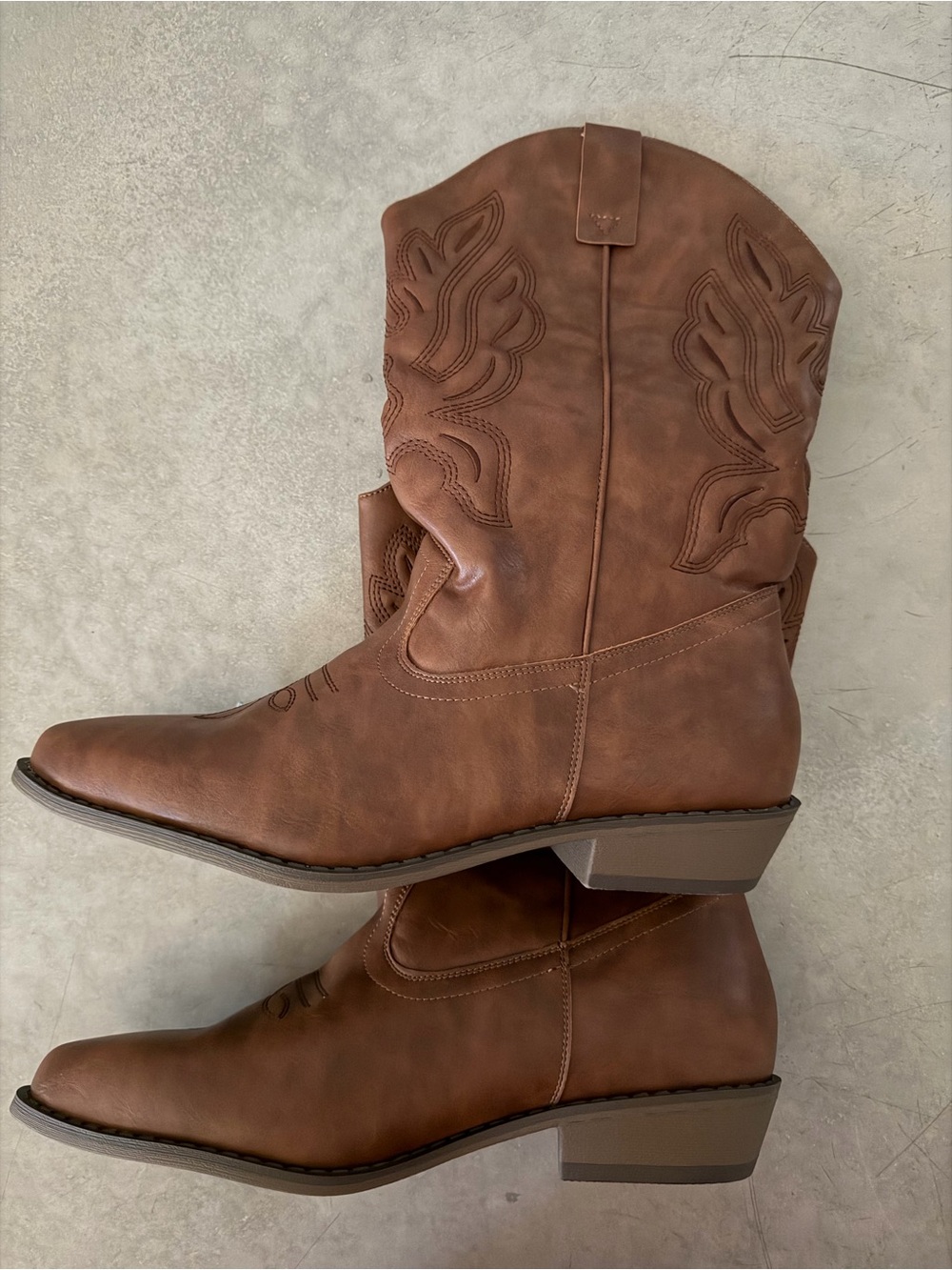 Brown Western Cowboy Boots - Classic Embroidered Shaft